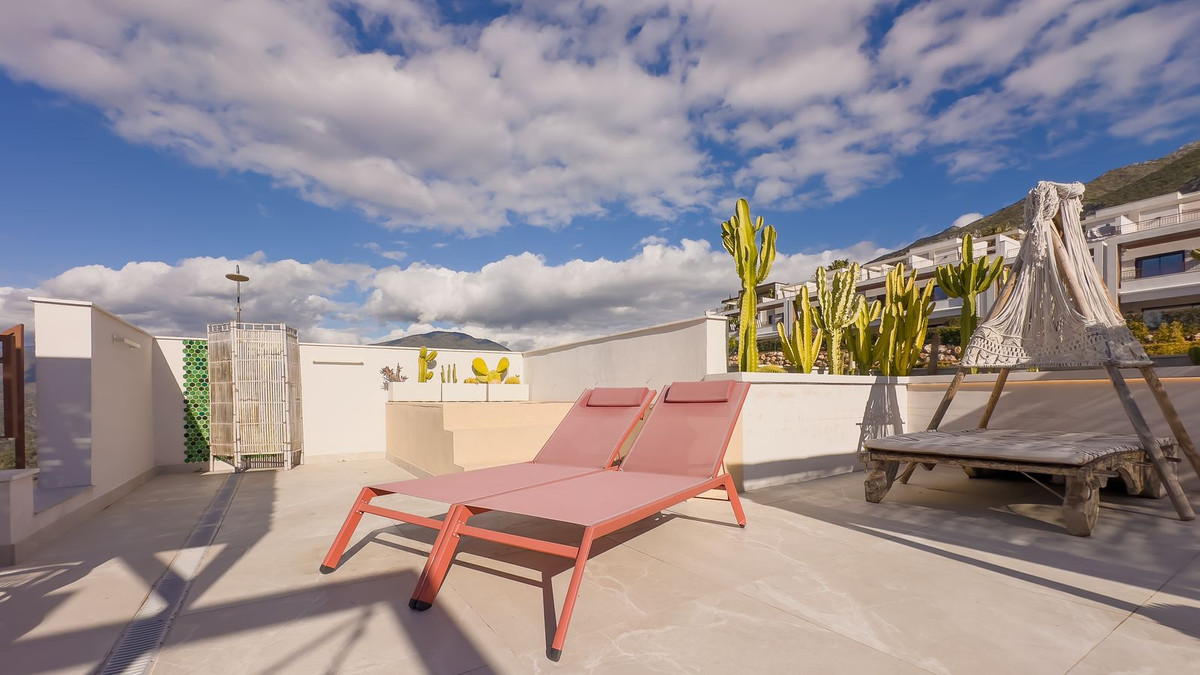 3 Bedroom Penthouse in Istán - Photo 21