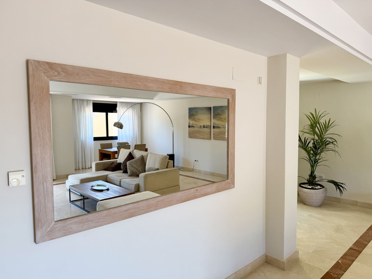 2 Bedroom Apartment in Marbella - Photo 10