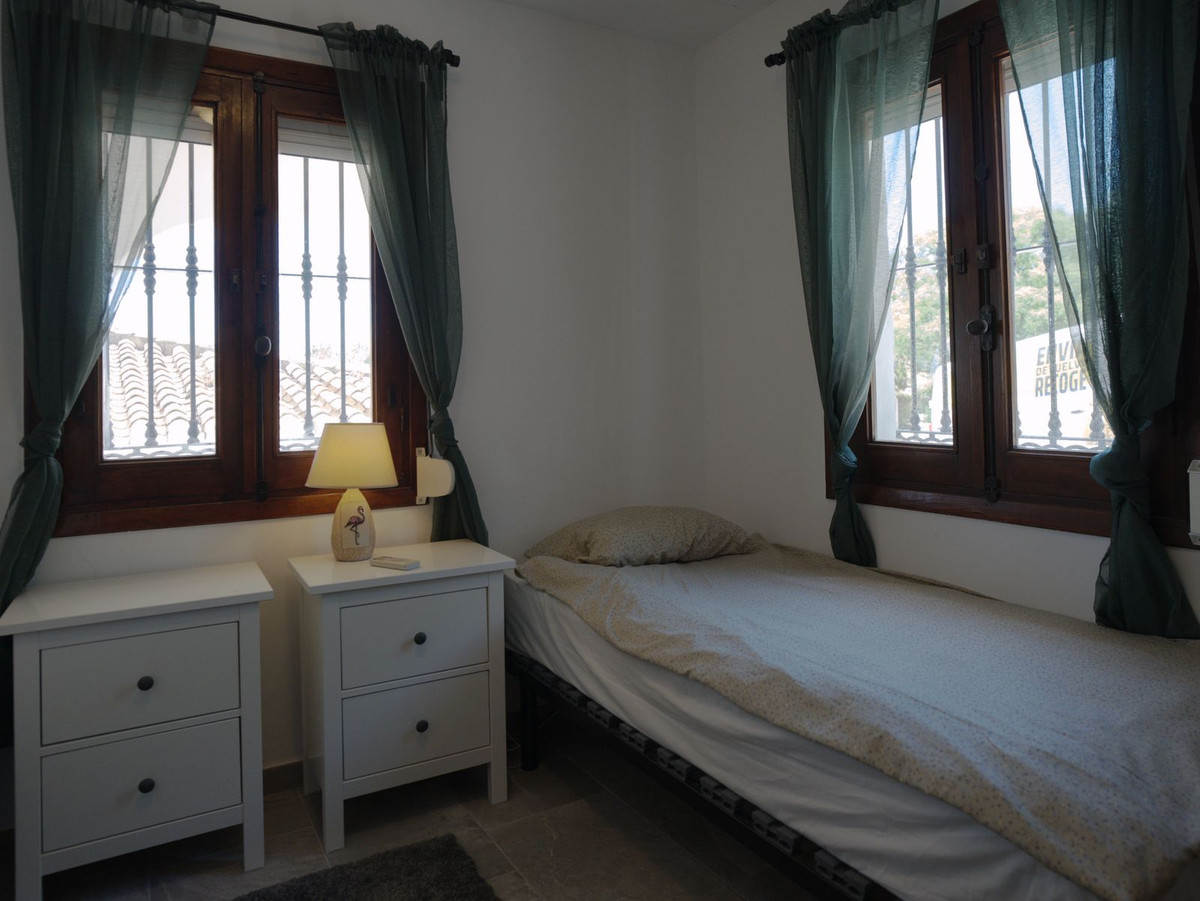 5 Bedroom Villa in Fuengirola - Photo 40