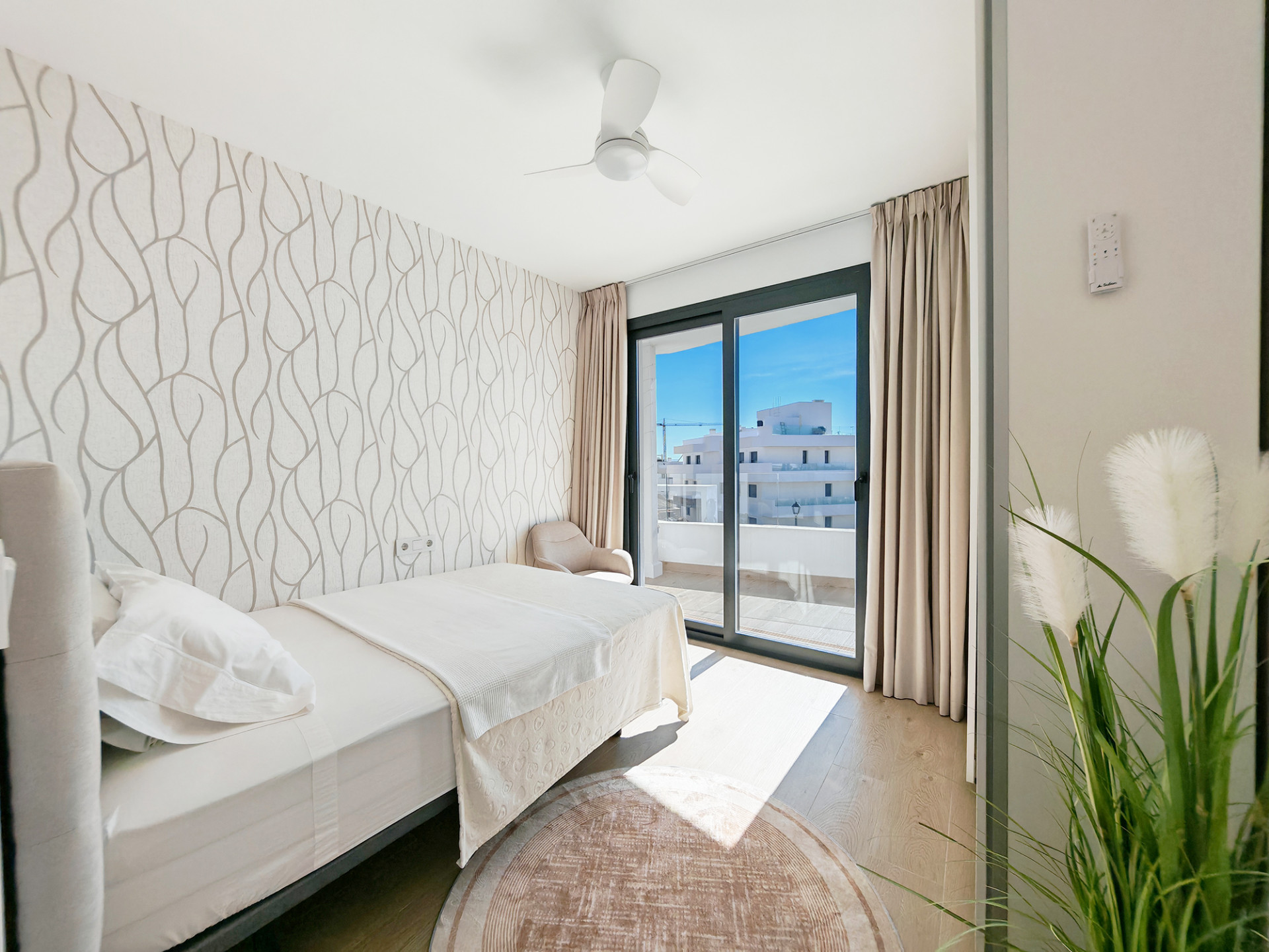 2 Bedroom Apartment in Estepona - Photo 7
