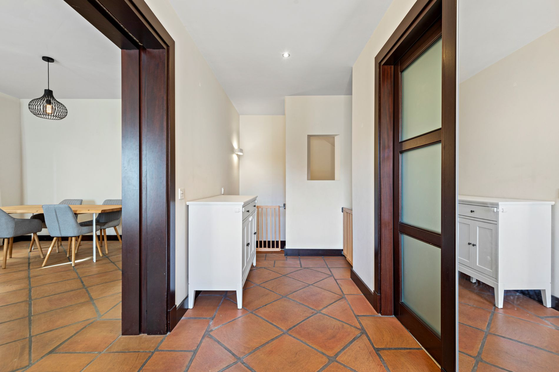 4 Bedroom Townhouse in Benahavís - Photo 6