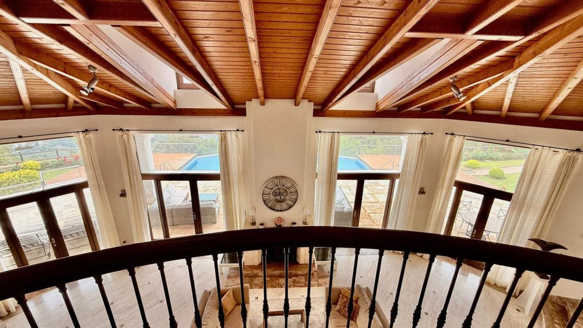 5 Bedroom Villa in Benahavís - Фото 7