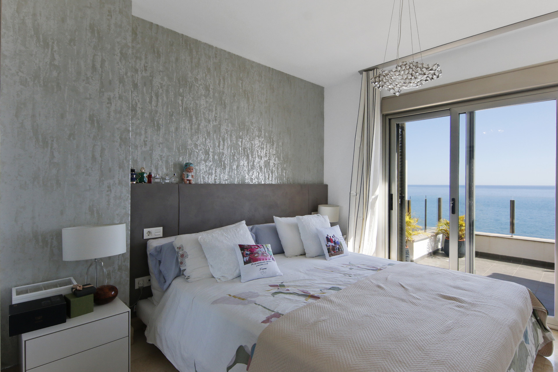 3 Bedroom Penthouse in Estepona - Photo 17