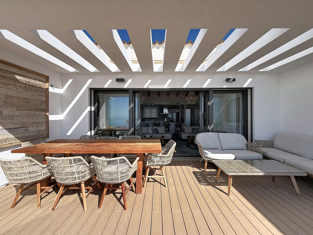 4 Bedroom Penthouse in La Alcaidesa - Photo 13