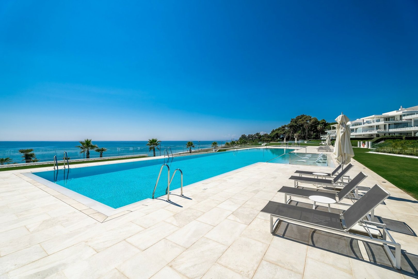 4 Bedroom Apartment in Estepona - Photo 20