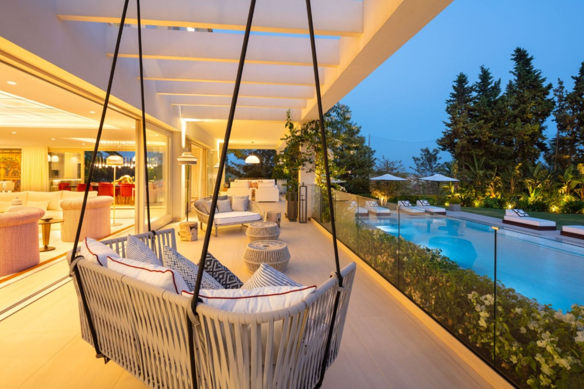 6 Bedroom Villa in Marbella - Photo 28