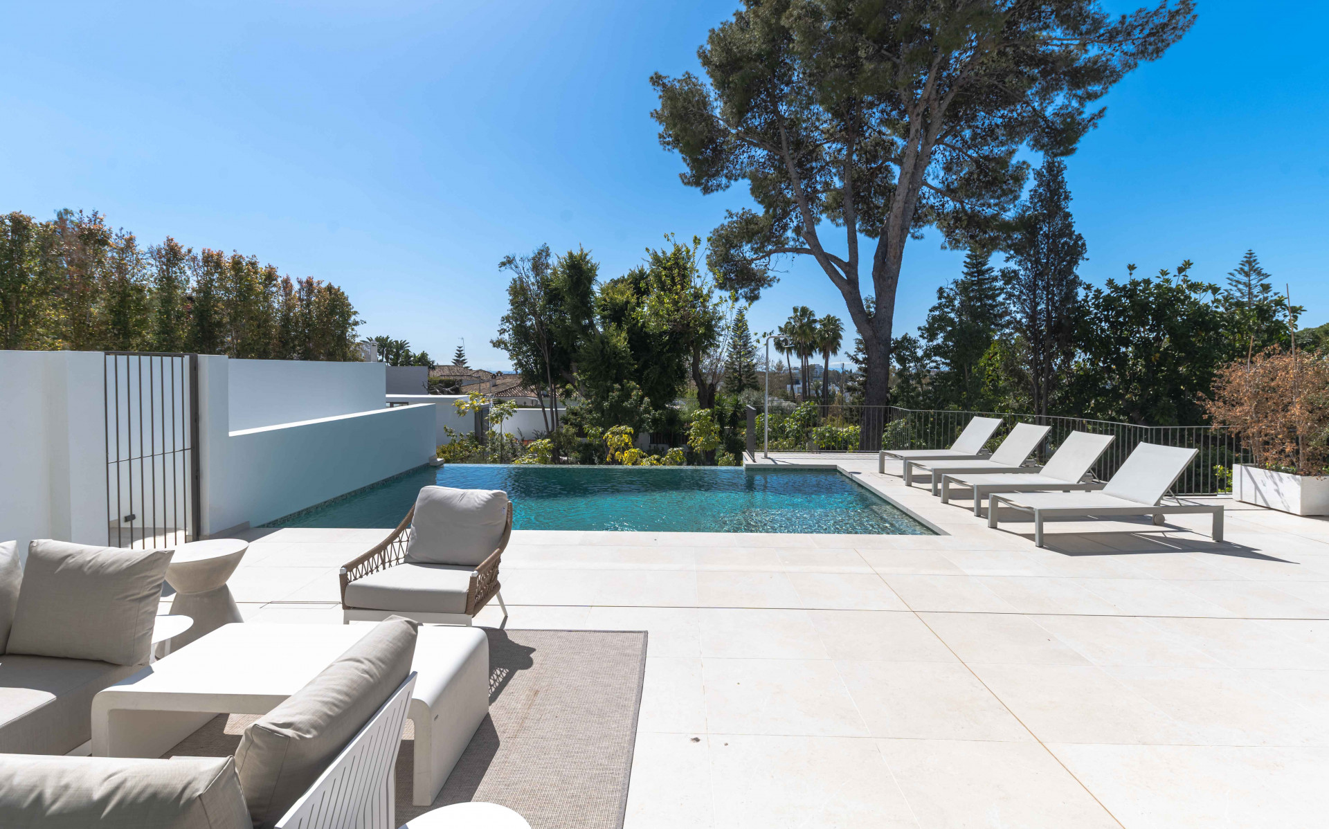 5 Bedroom Villa in San Pedro de Alcántara - Фото 2