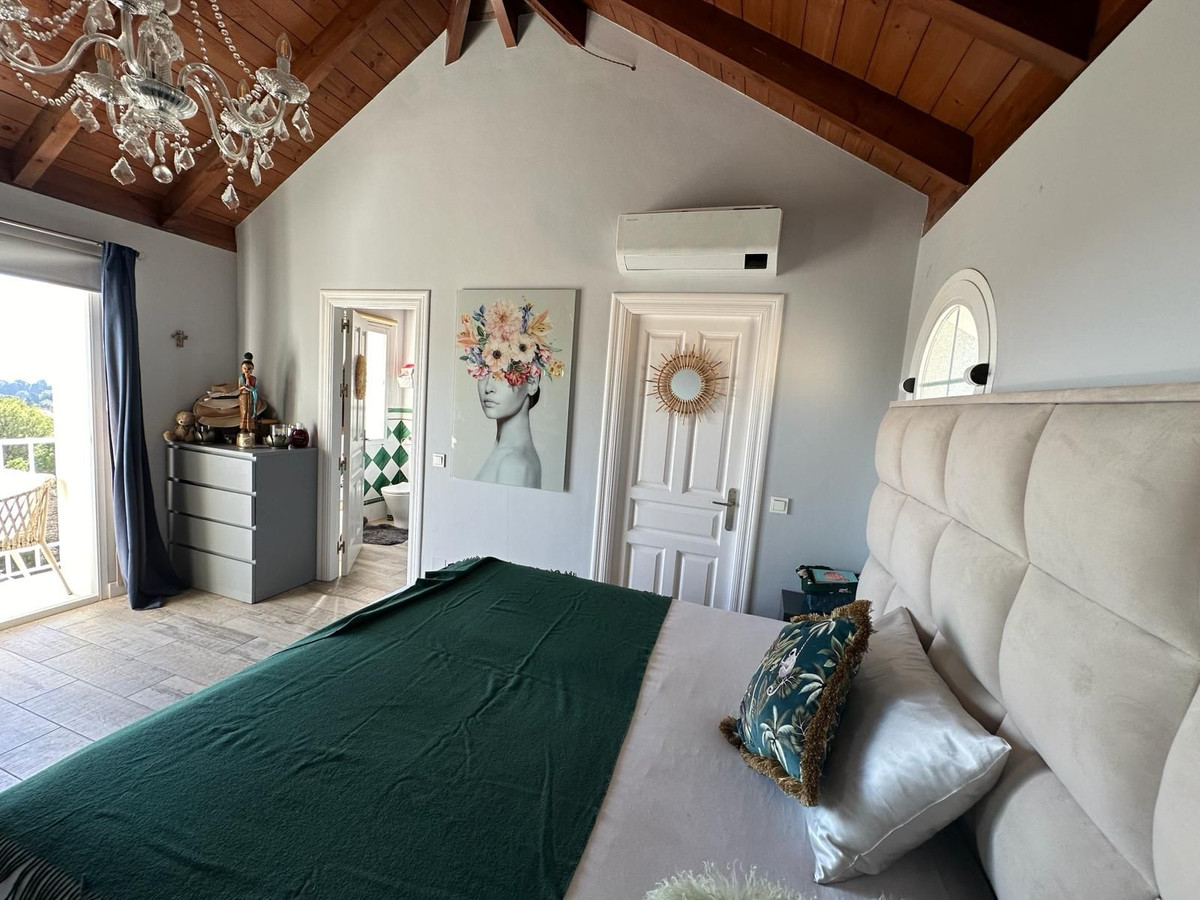 3 Bedroom Townhouse in Marbella - Photo 8