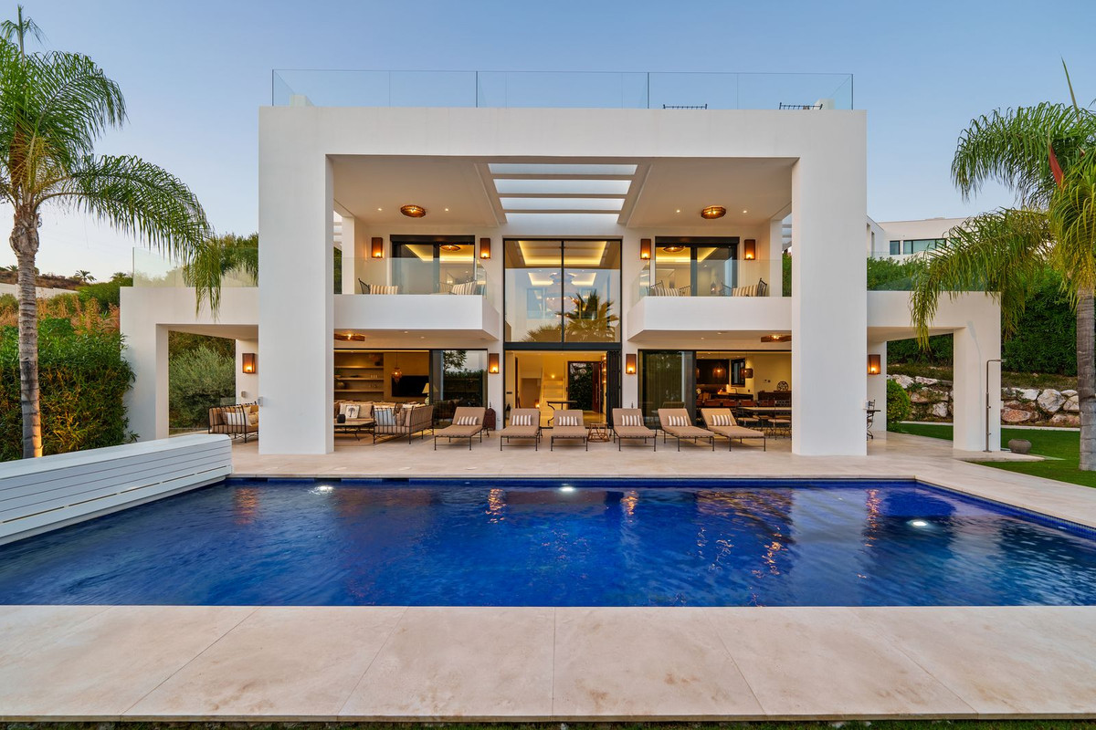 6 Bedroom Villa in Marbella - Photo 31