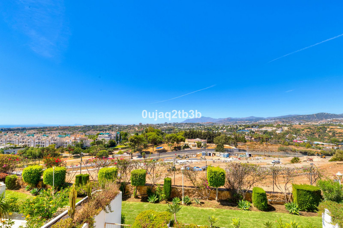3 Bedroom Apartment in Marbella - Photo 23