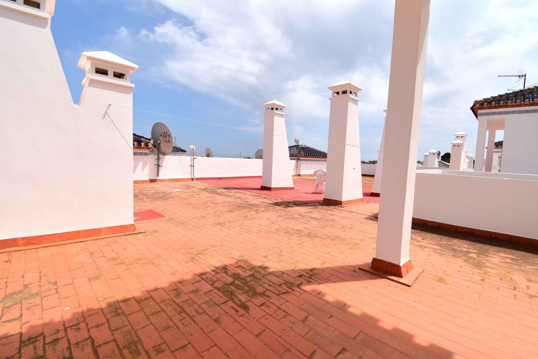 Apartamento com 2 quartos com piscina em Alicante, Espanha – Foto 12