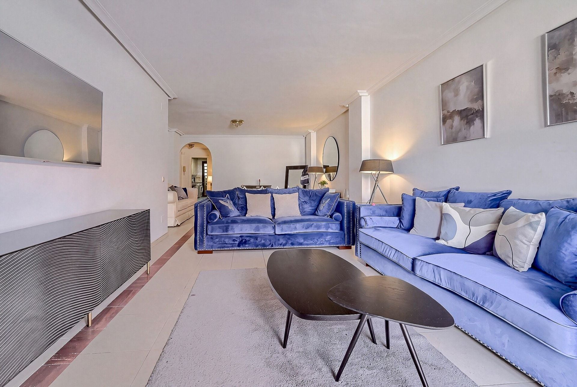 2 Bedroom Apartment in Marbella - Photo 6
