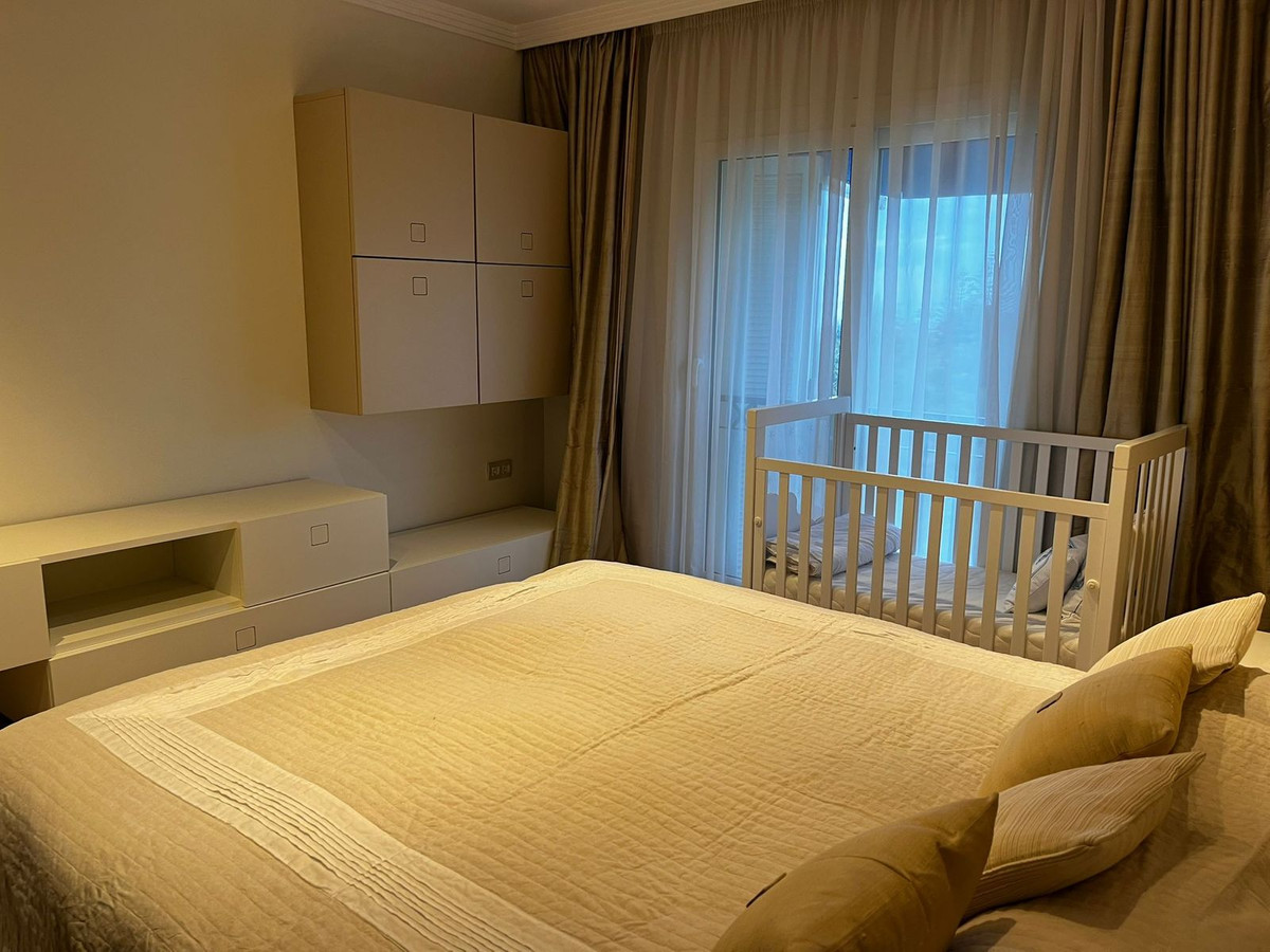 5 Bedroom Apartment in Marbella - Photo 23