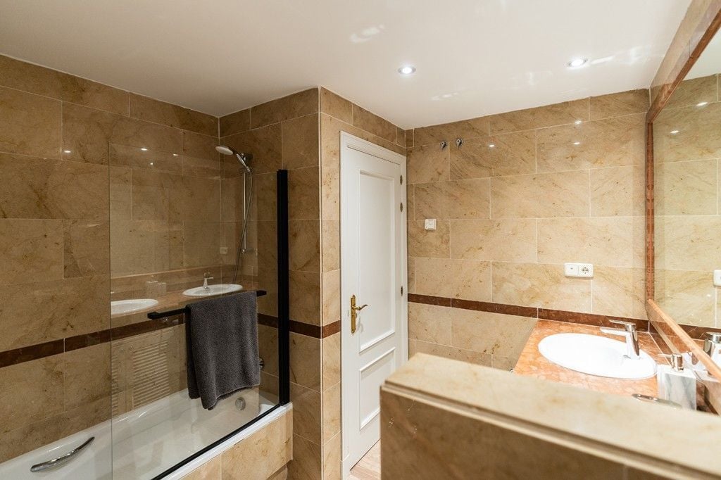 3 Bedroom Apartment in Marbella - Photo 14