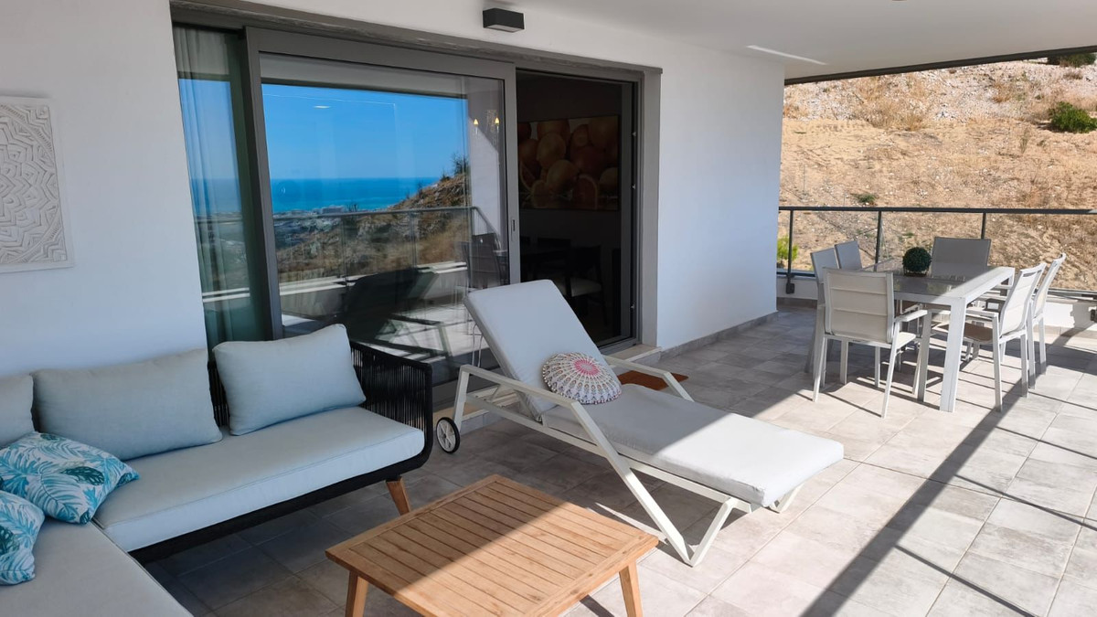 3 Bedroom Apartment in Benalmádena - Photo 5