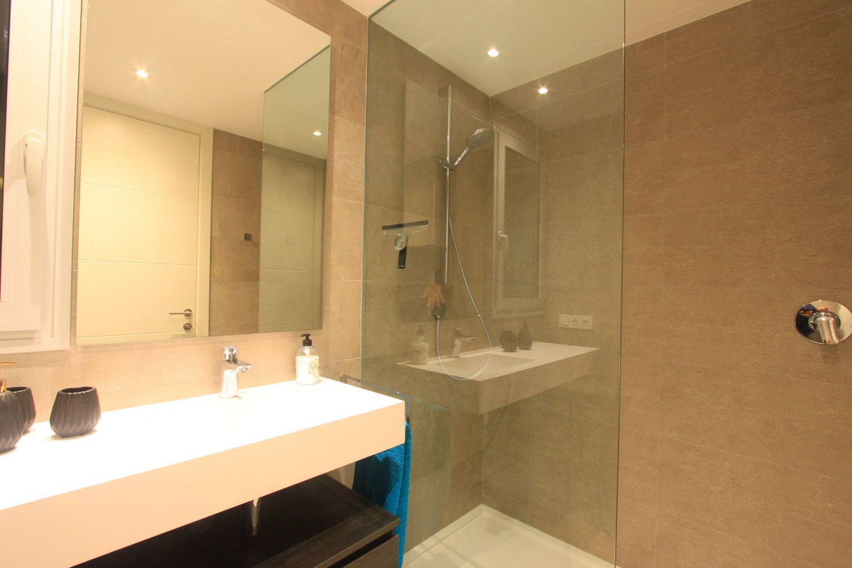 3 Bedroom Penthouse in Casares - Photo 16