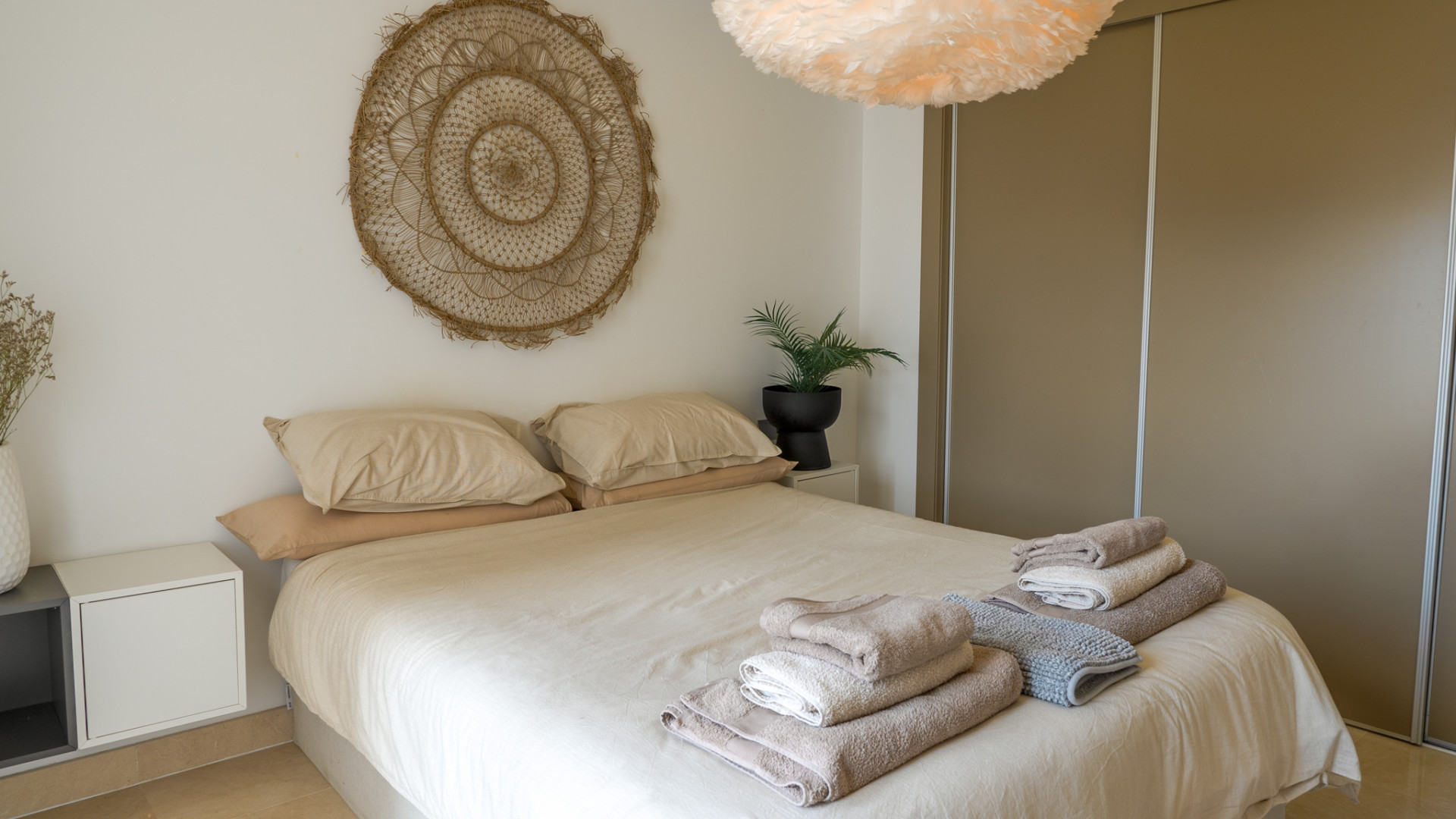 3 Bedroom Apartment in Benahavís - Photo 30