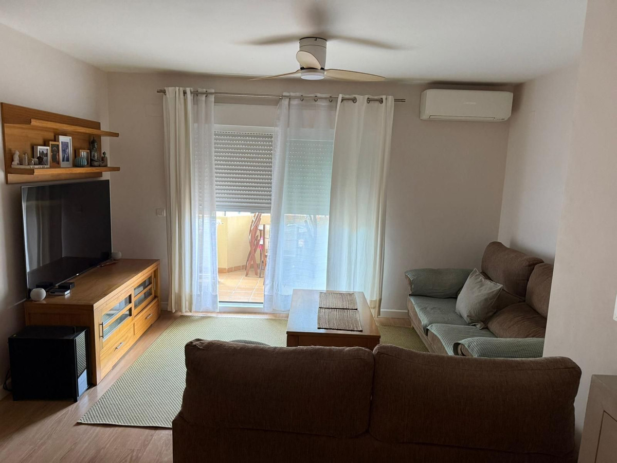 3 Bedroom Apartment in Marbella - Photo 4