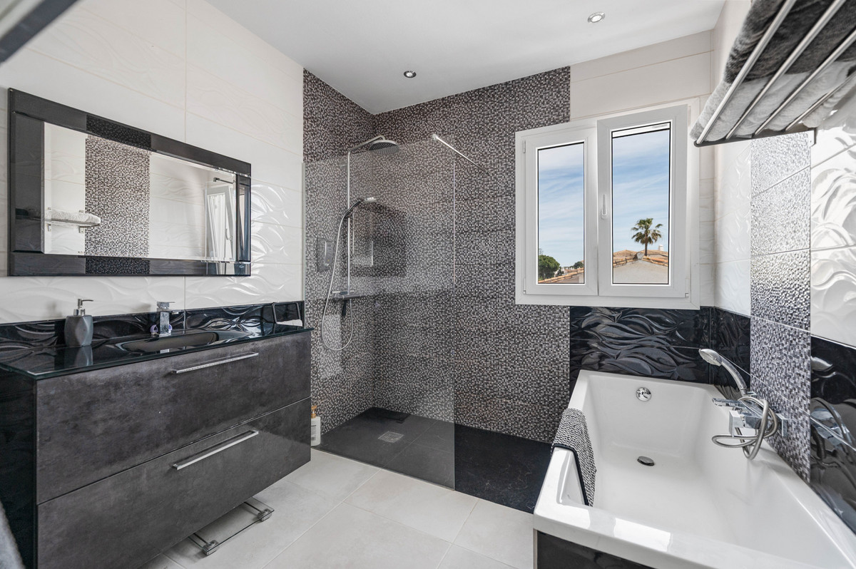 3 Bedroom Villa in Estepona - Фото 21