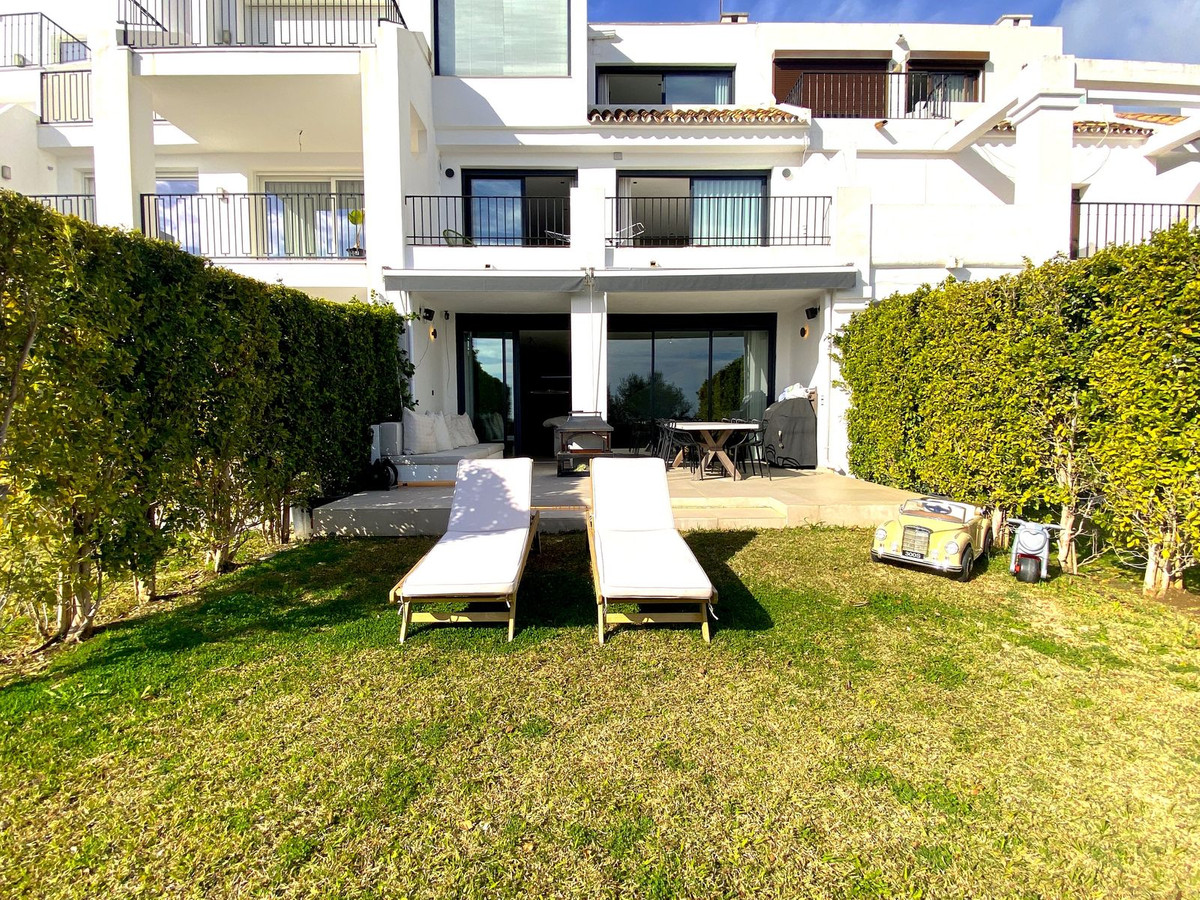 4 Bedroom Townhouse in Benahavís - Photo 20
