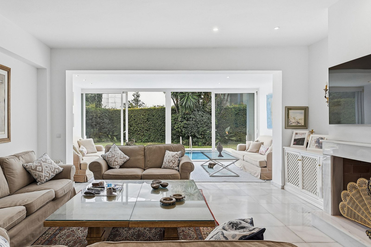 7 Bedroom Villa in Marbella - Photo 24