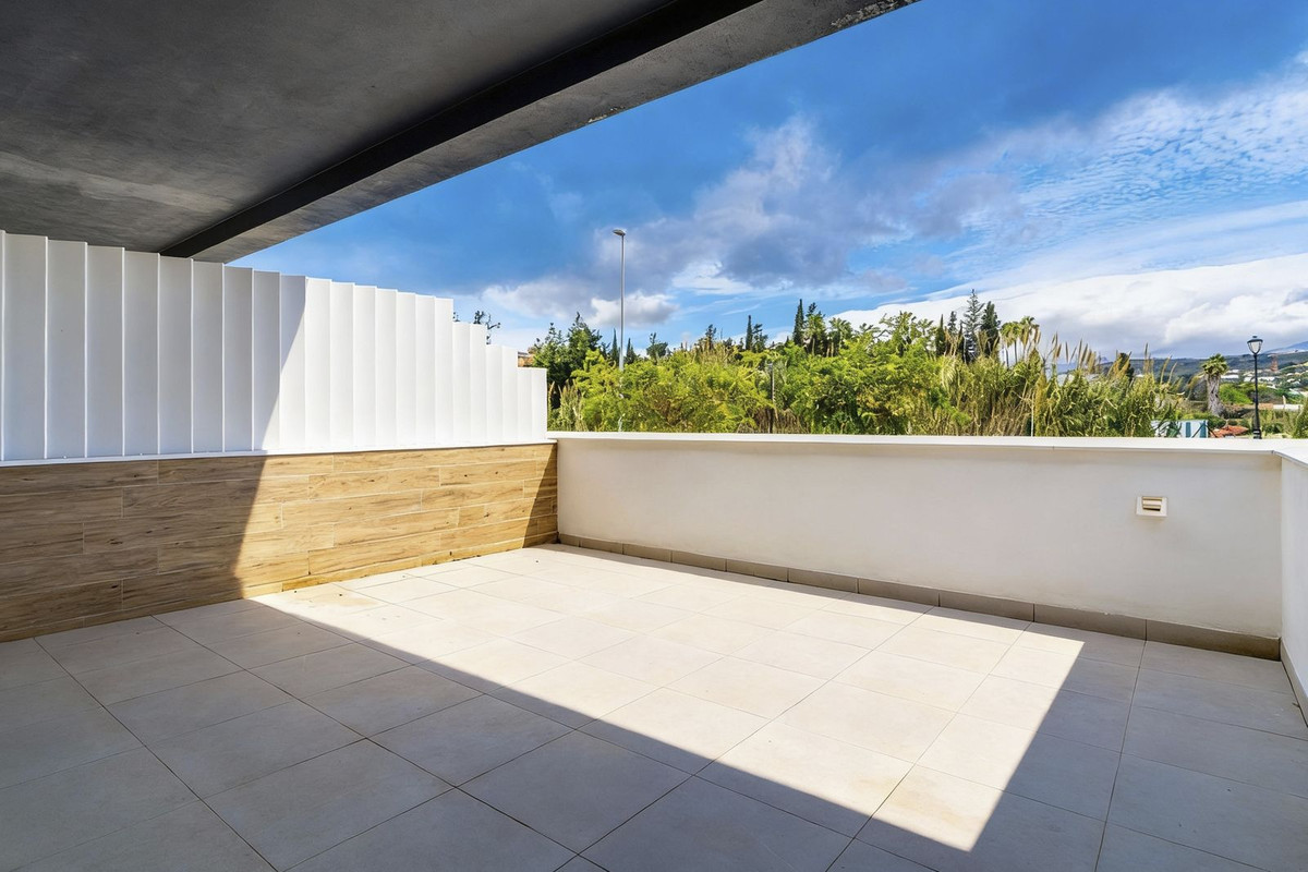 3 Bedroom Villa in Estepona - Photo 24