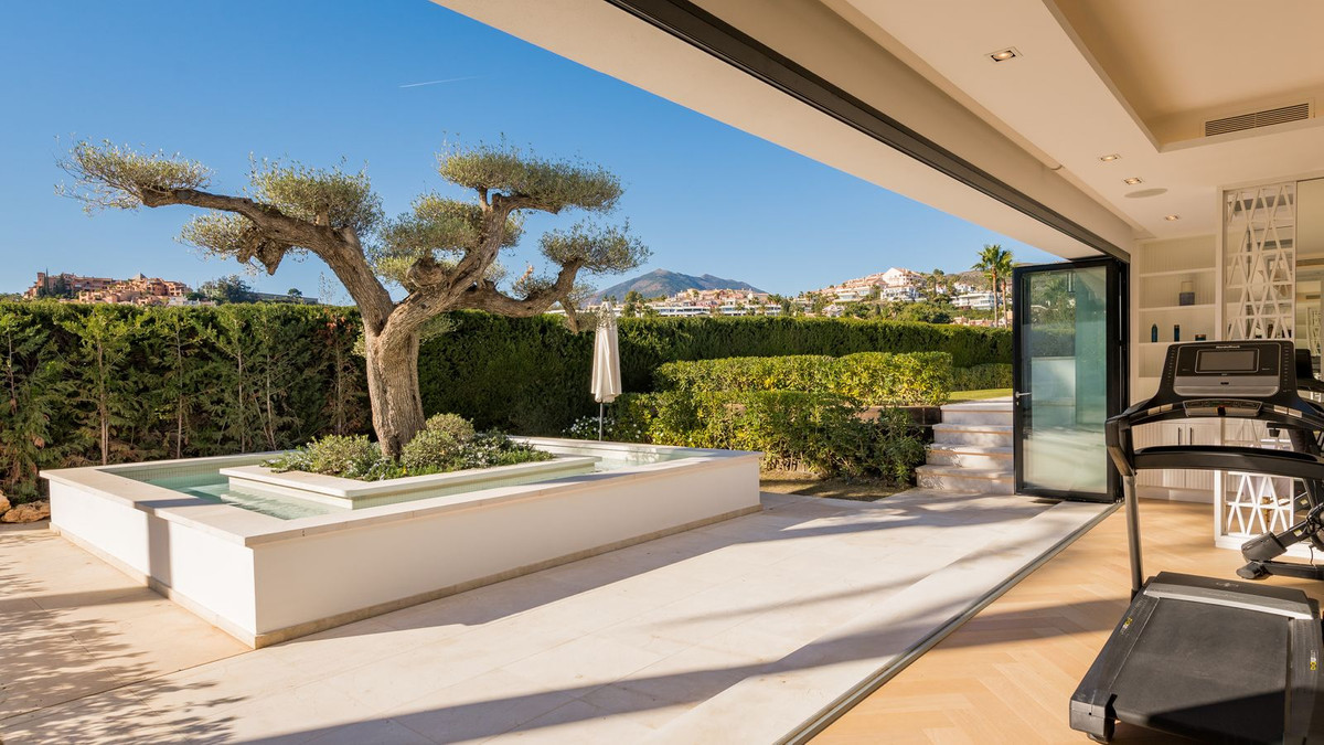 7 Bedroom Villa in Marbella - Photo 33