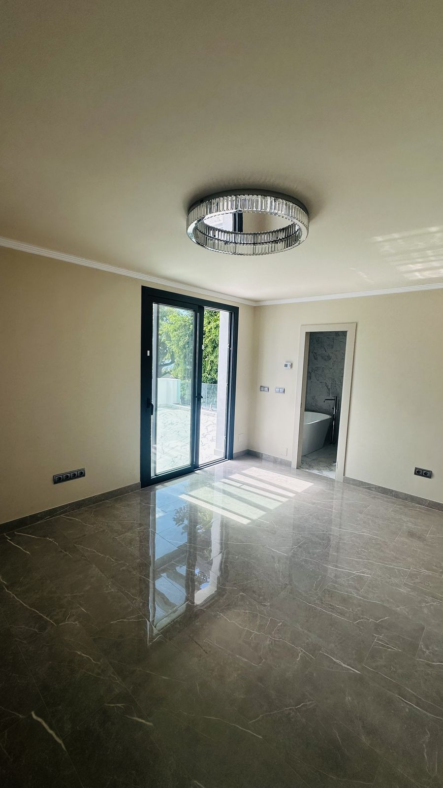 5 Bedroom Villa in Marbella - Photo 19