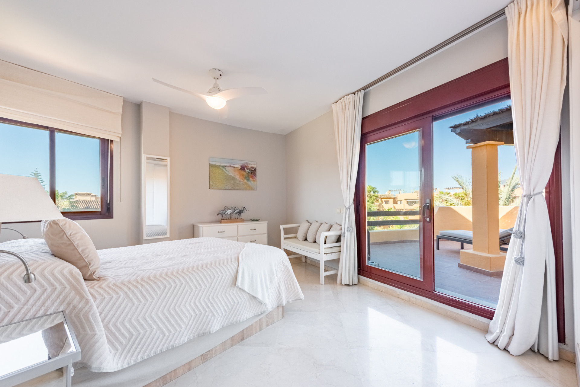 3 Bedroom Penthouse in Estepona - Photo 12