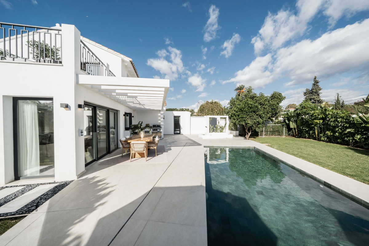 5 Bedroom Villa in San Pedro de Alcántara - Photo 17