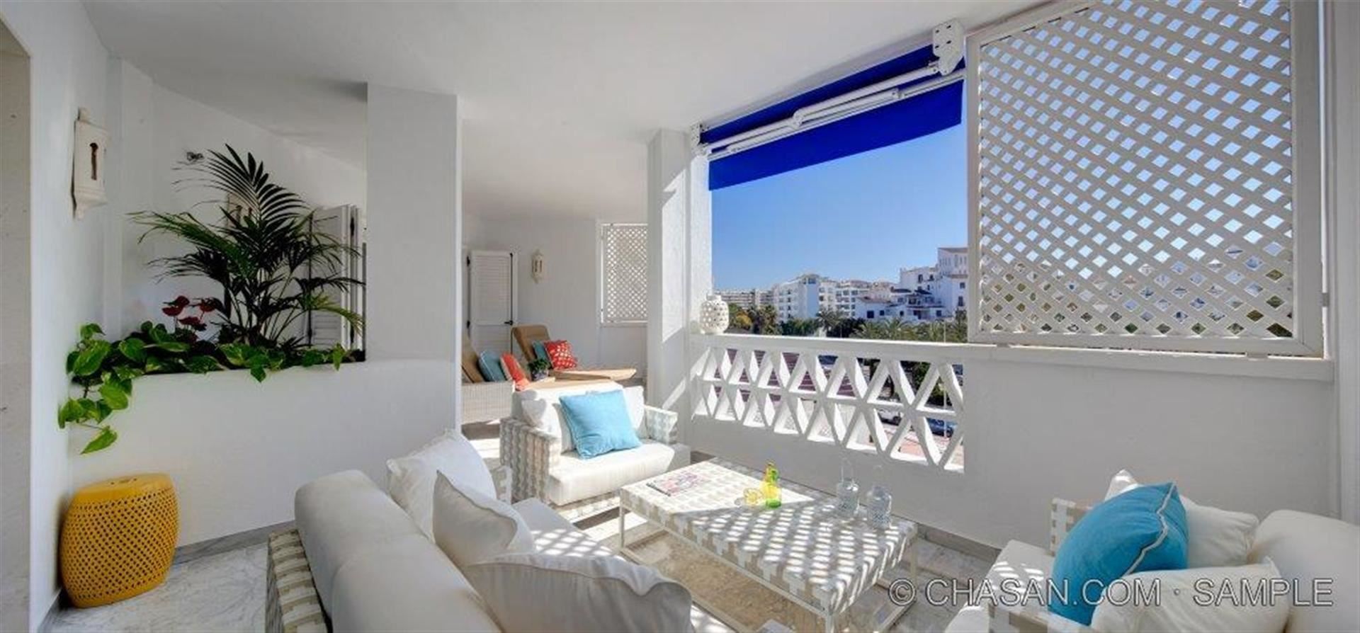 Apartment in Puerto Banus