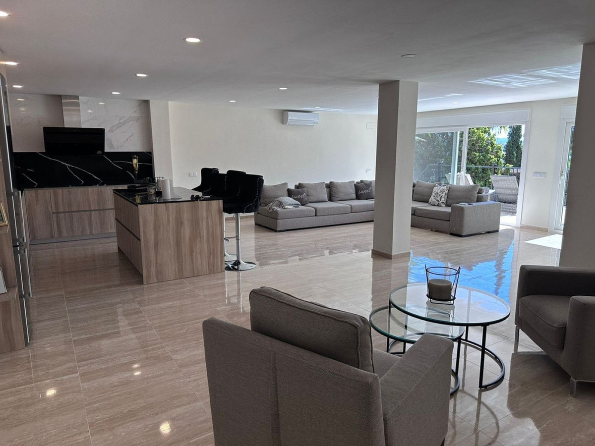 6 Bedroom Villa in Marbella - Фото 9