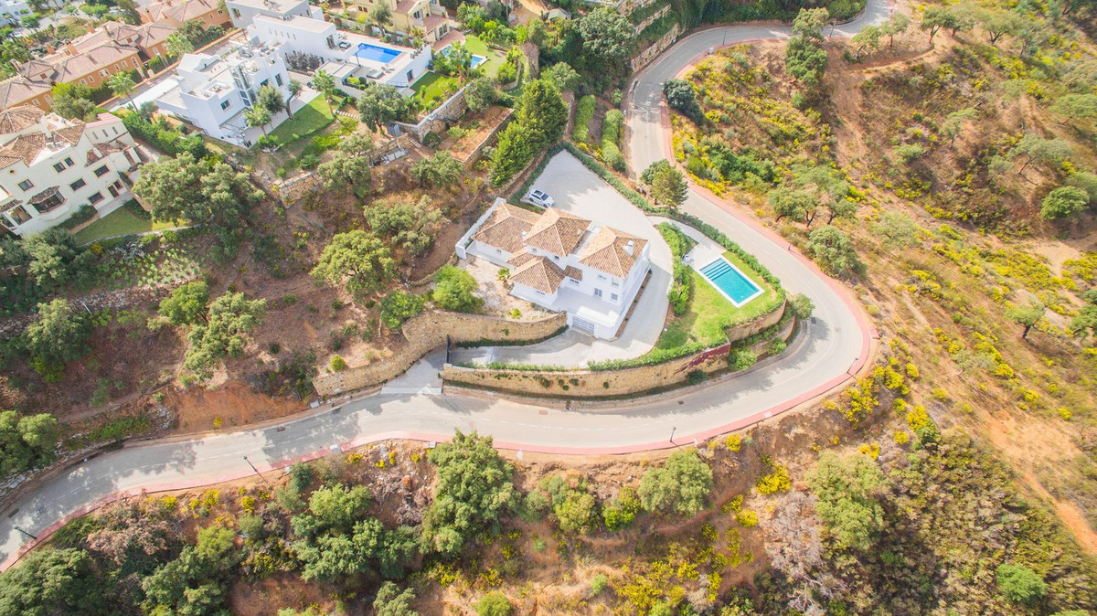 4 Bedroom Villa in Marbella - Photo 30