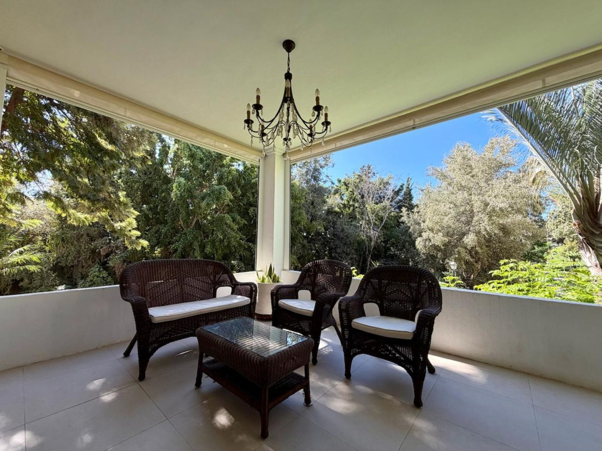 2 Bedroom Apartment in Marbella - Photo 2
