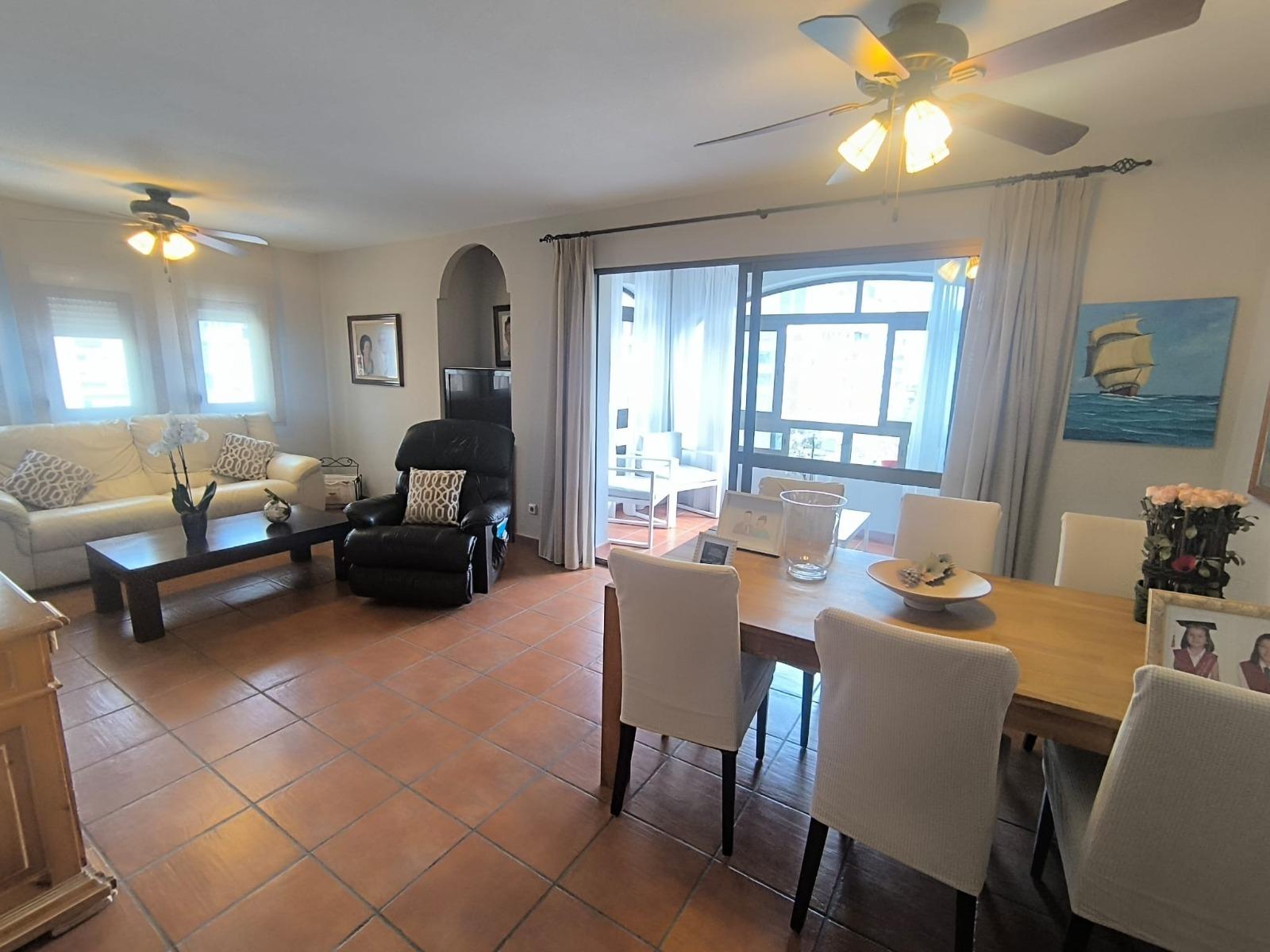 3 Bedroom Apartment in Fuengirola - Photo 2