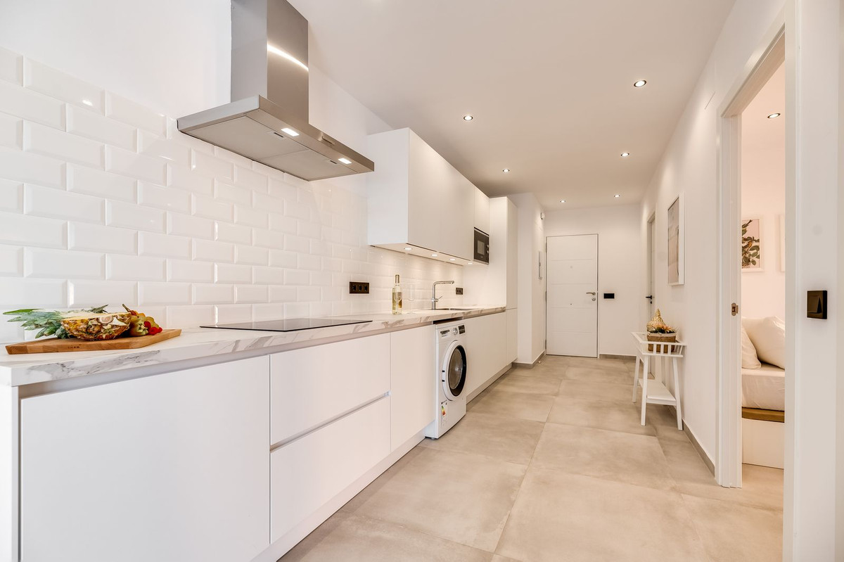 5 Bedroom Apartment in Estepona - Photo 25