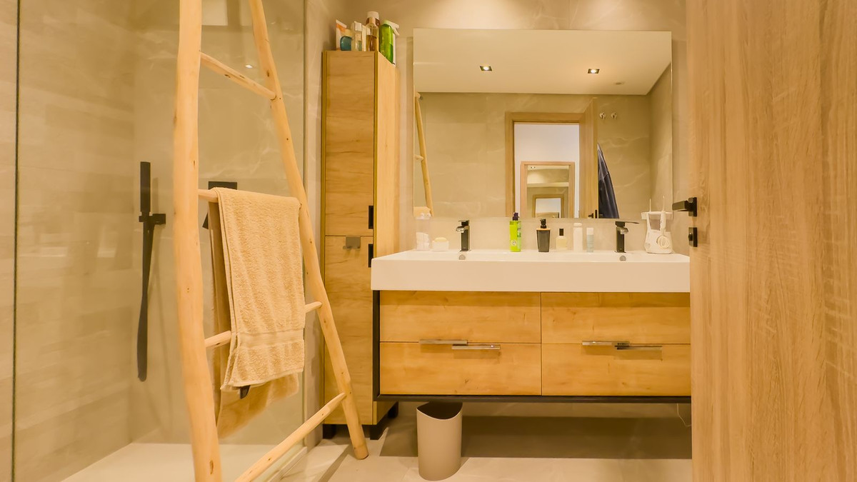 3 Bedroom Penthouse in Istán - Photo 49