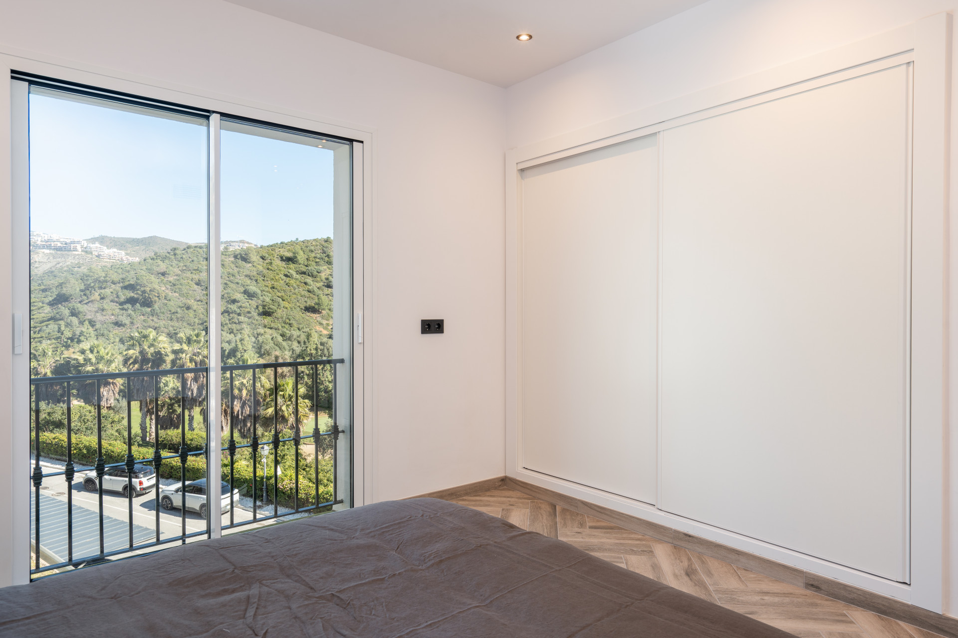 3 Bedroom Penthouse in Benahavís - Photo 19