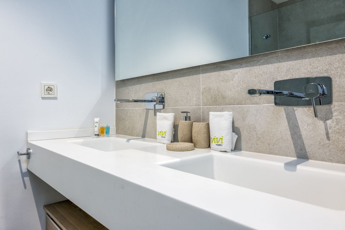 3 Bedroom Apartment in Marbella - Photo 14
