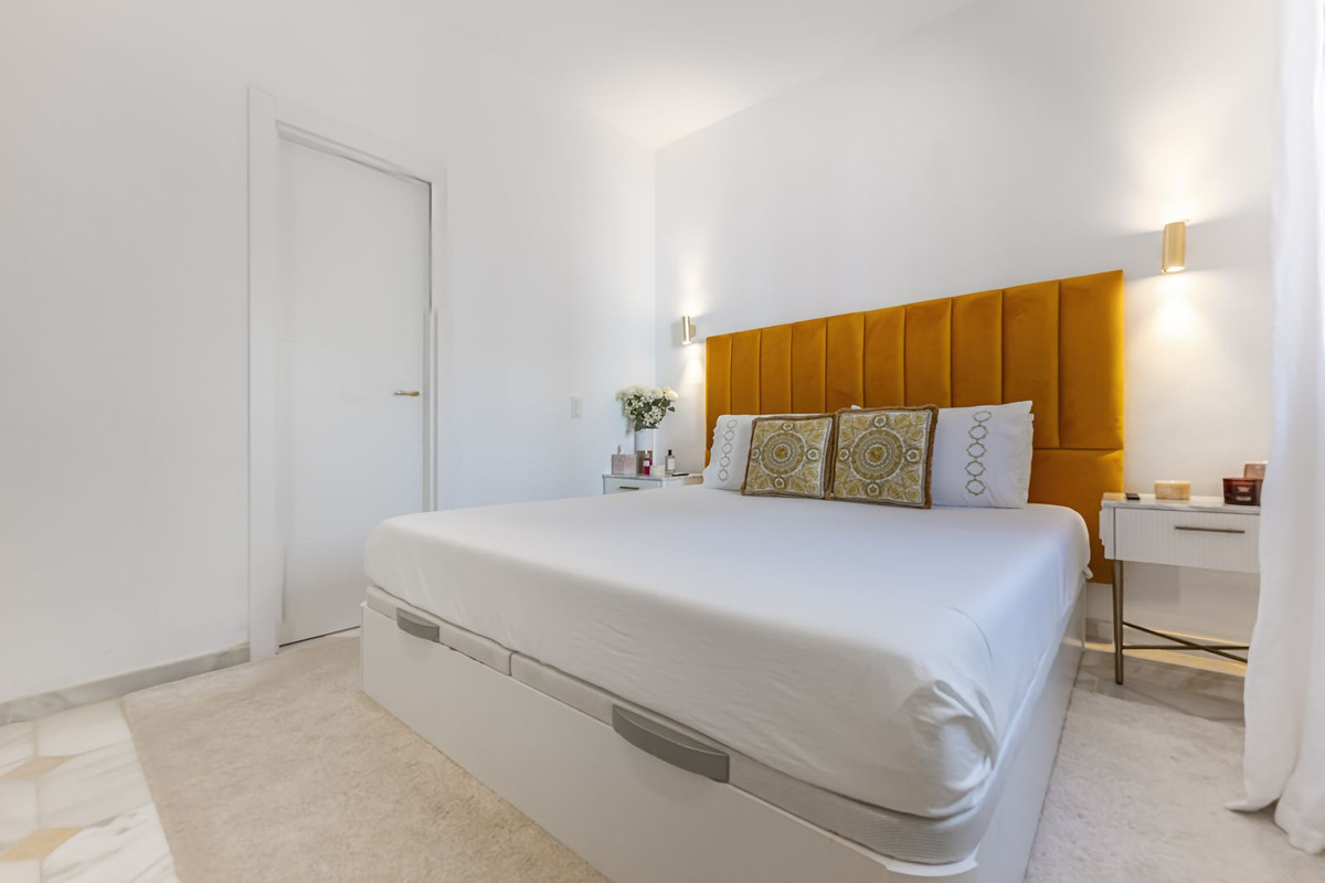 2 Bedroom Apartment in Marbella - Photo 11