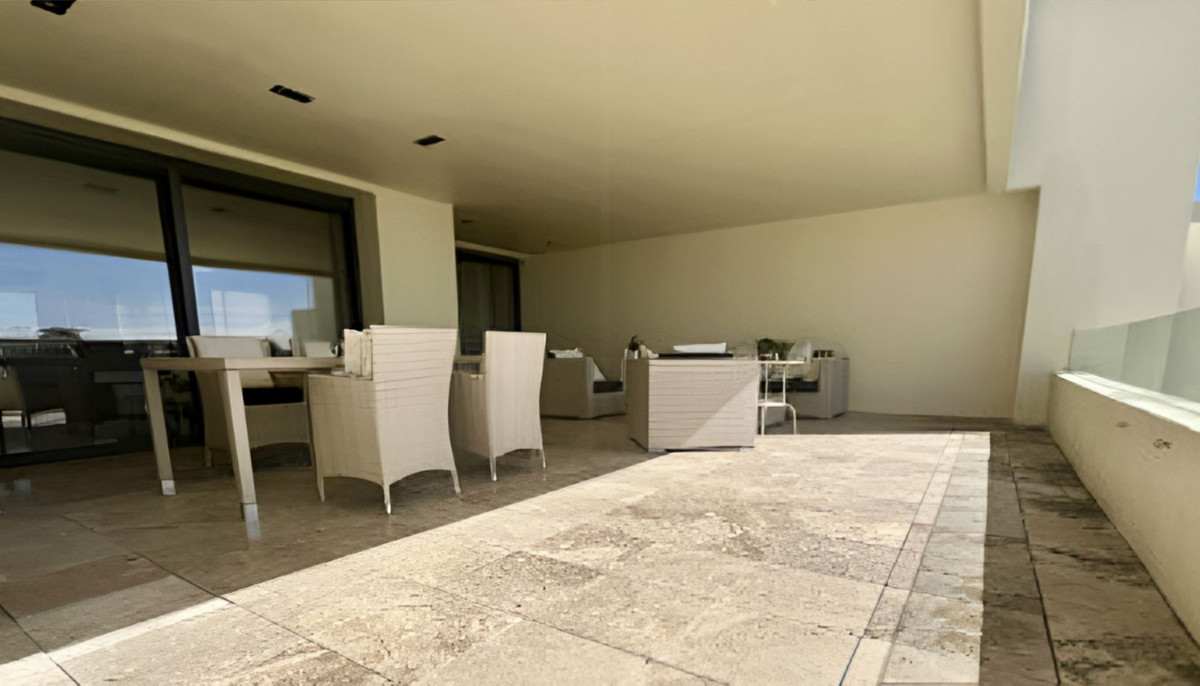 2 Bedroom Apartment in Marbella - Photo 12