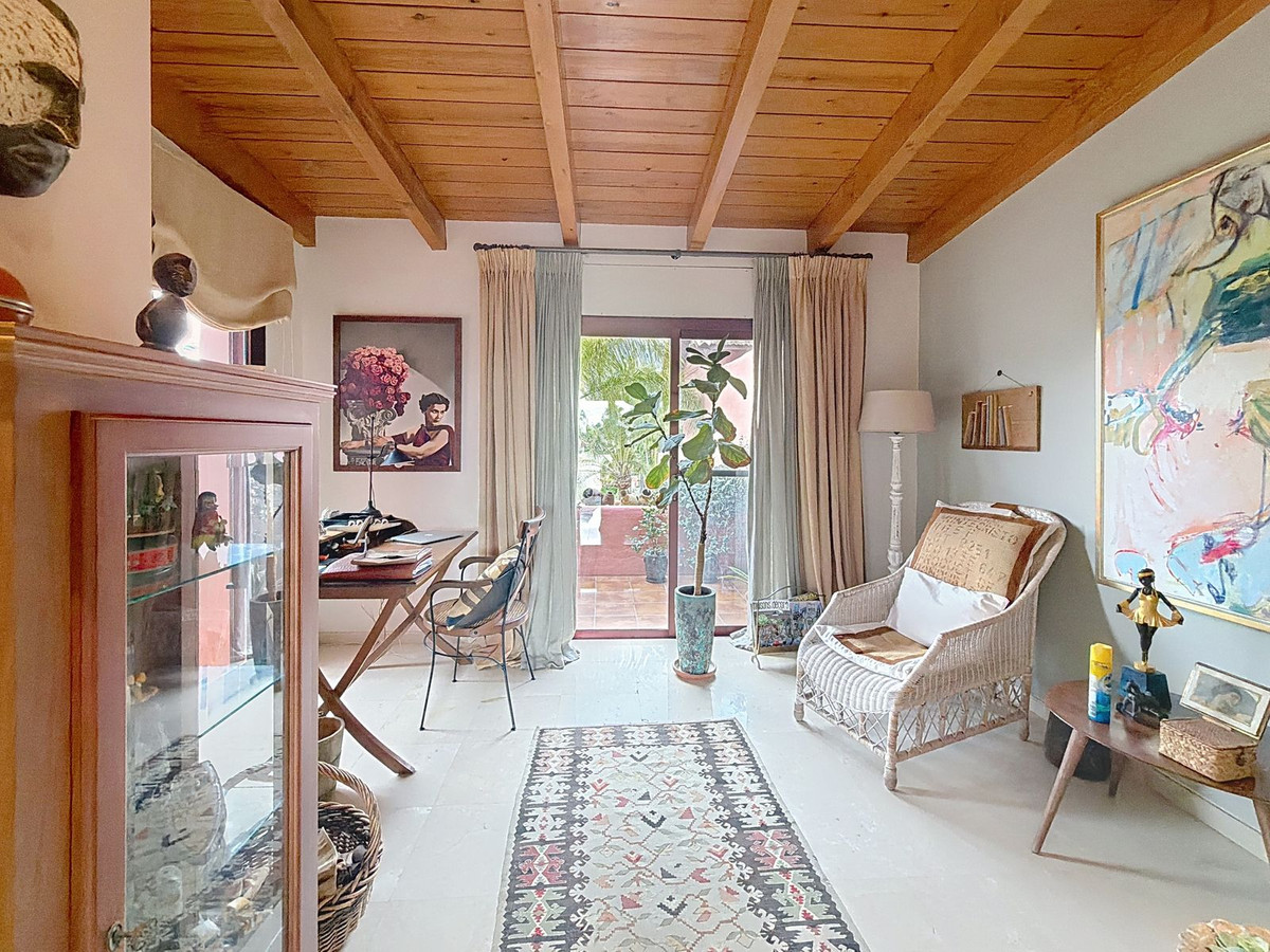 3 Bedroom Penthouse in Estepona - Фото 25