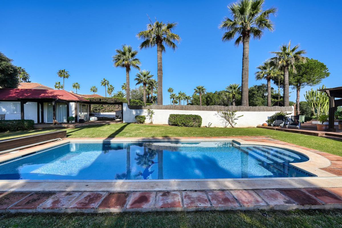 5 Bedroom Villa in Sotogrande - Photo 3