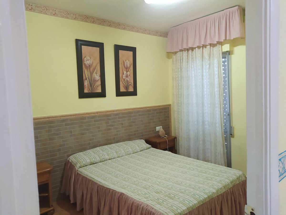 1 Bedroom Apartment in Torremolinos - Photo 10