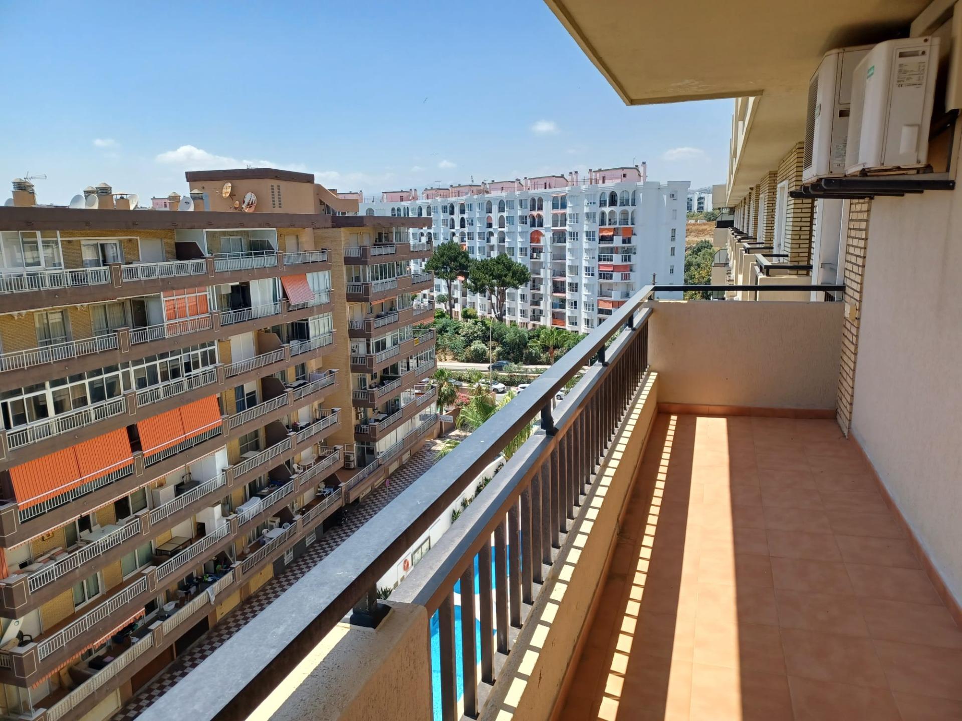 2 Bedroom Apartment in Fuengirola - Photo 13