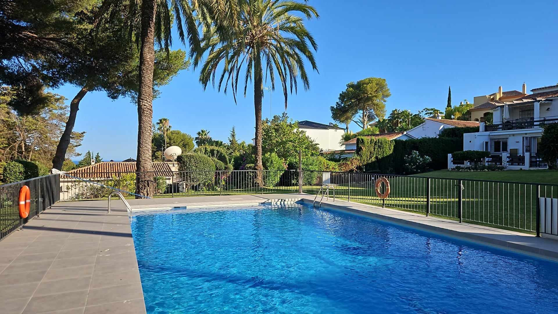 2 Bedroom Apartment in Marbella - Photo 22