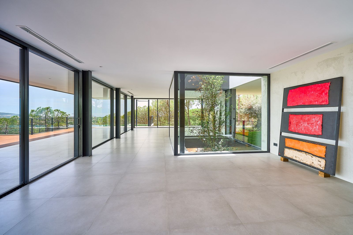 5 Bedroom Villa in Sotogrande - Photo 24