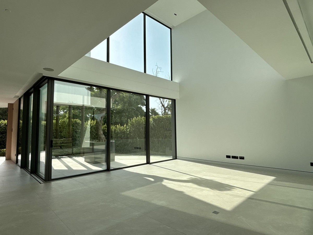 3 Bedroom Villa in Marbella - Photo 6