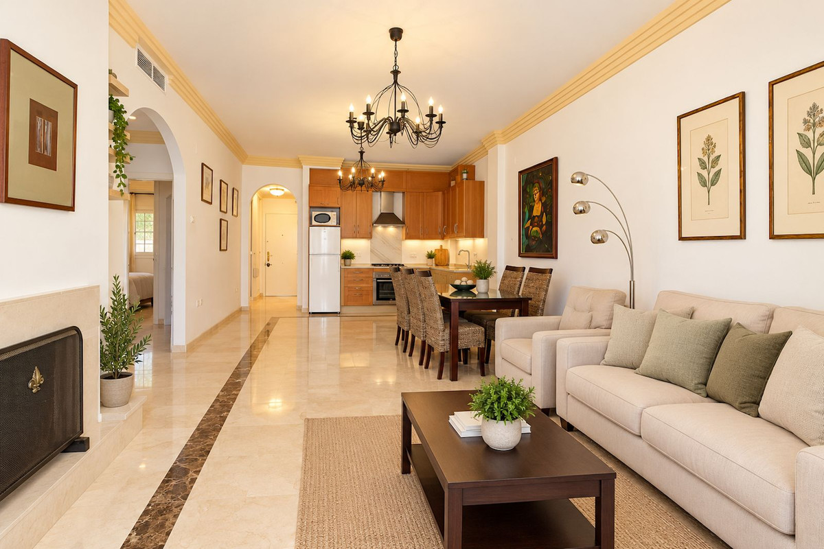 3 Bedroom Apartment in Marbella - Photo 5