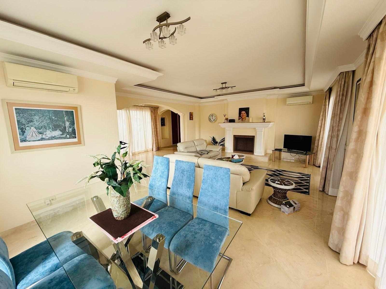 5 Bedroom Villa in Casares - Photo 10